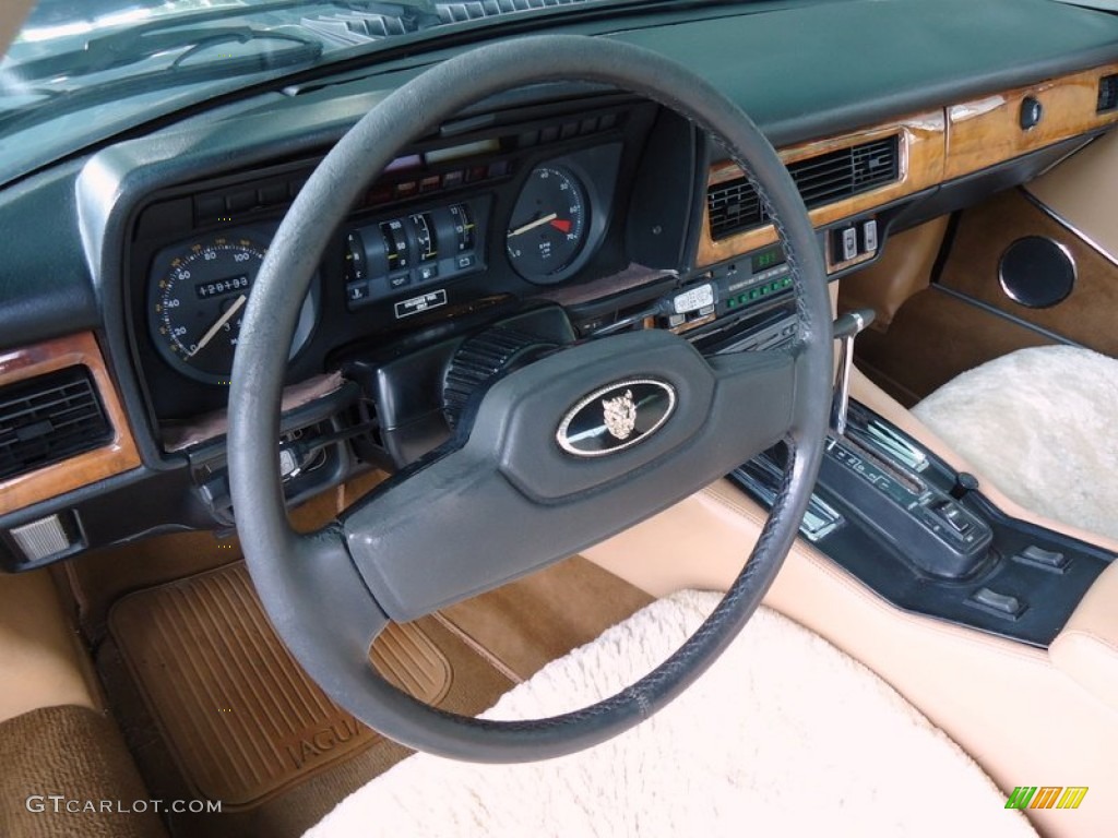 1986 Jaguar XJ XJS Coupe Beige Steering Wheel Photo #66068840