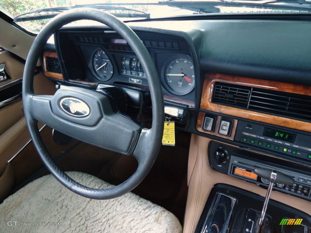 1986 Jaguar XJ XJS Coupe Beige Steering Wheel Photo #66068963