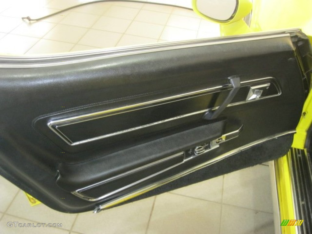 1977 Chevrolet Corvette Coupe Black Door Panel Photo #66071720