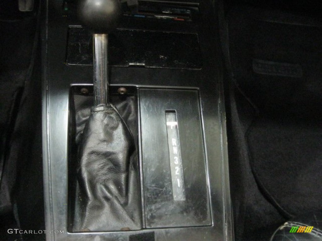 1977 Chevrolet Corvette Coupe Automatic Transmission Photo #66071828