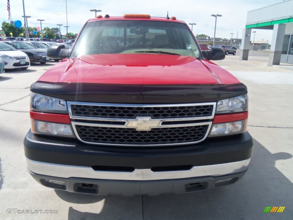 2005 Silverado 3500 LT Crew Cab 4x4 Dually - Victory Red / Tan photo #2