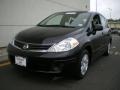 Super Black - Versa 1.8 S Hatchback Photo No. 1