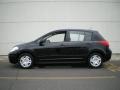Super Black - Versa 1.8 S Hatchback Photo No. 4