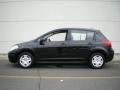 Super Black - Versa 1.8 S Hatchback Photo No. 4