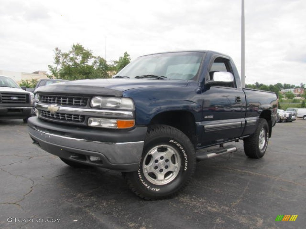 2002 Silverado 1500 LS Regular Cab 4x4 - Indigo Blue Metallic / Graphite Gray photo #2