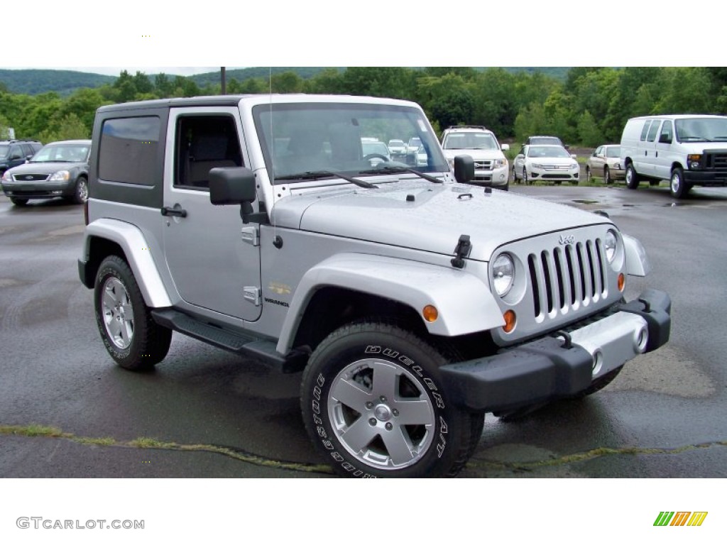 2010 Wrangler Sahara 4x4 - Bright Silver Metallic / Dark Slate Gray/Medium Slate Gray photo #3