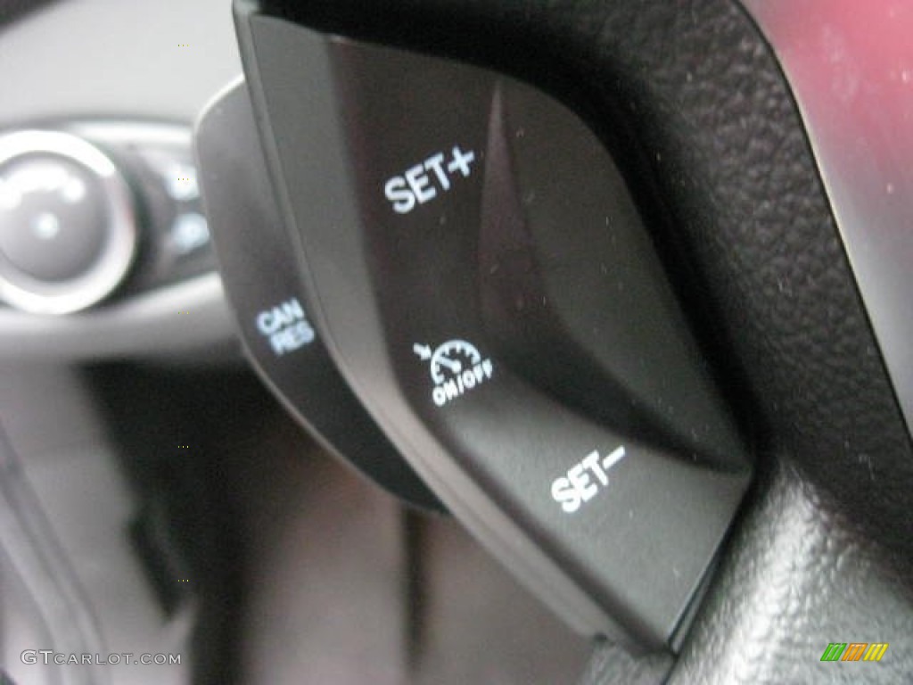 2013 Ford Escape SE 1.6L EcoBoost 4WD Controls Photo #66090248