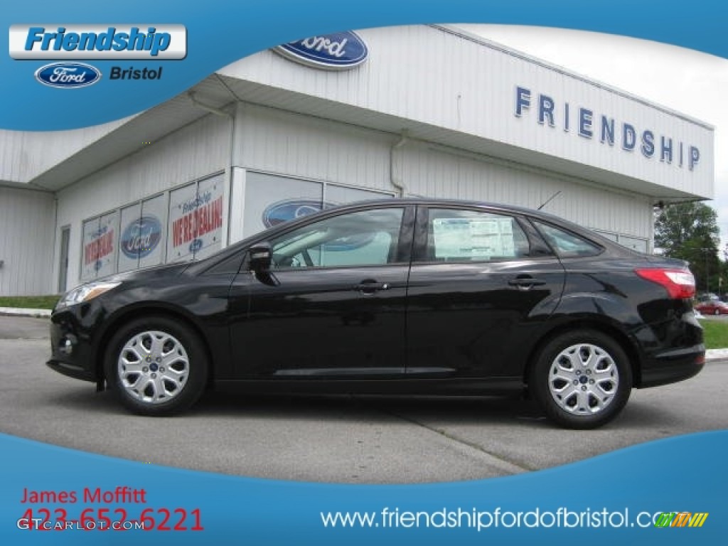 2012 Focus SE Sedan - Tuxedo Black Metallic / Charcoal Black photo #2