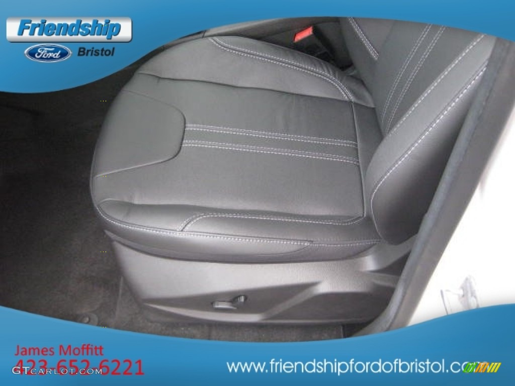 2012 Focus SEL Sedan - White Platinum Tricoat Metallic / Charcoal Black Leather photo #15