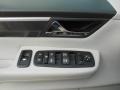 2011 Mercury Silver Metallic Volkswagen Routan S  photo #27