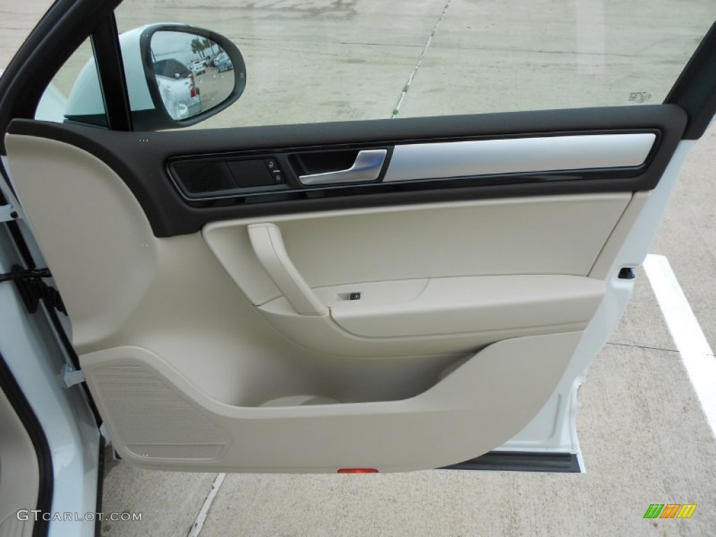 2012 Volkswagen Touareg TDI Sport 4XMotion Cornsilk Beige Door Panel Photo #66094212