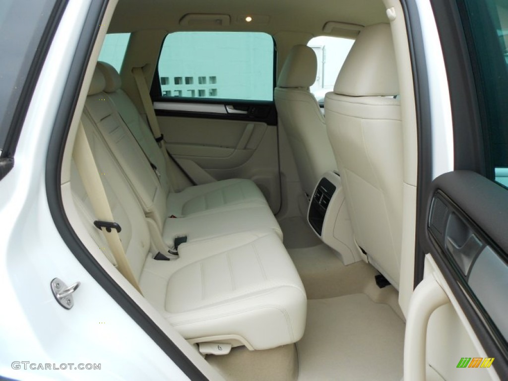 2012 Volkswagen Touareg TDI Sport 4XMotion Rear Seat Photo #66094227