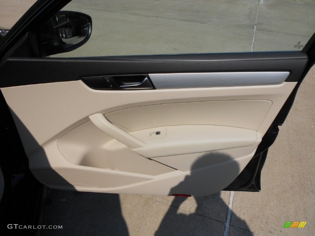 2012 Volkswagen Passat 2.5L SE Cornsilk Beige Door Panel Photo #66094419