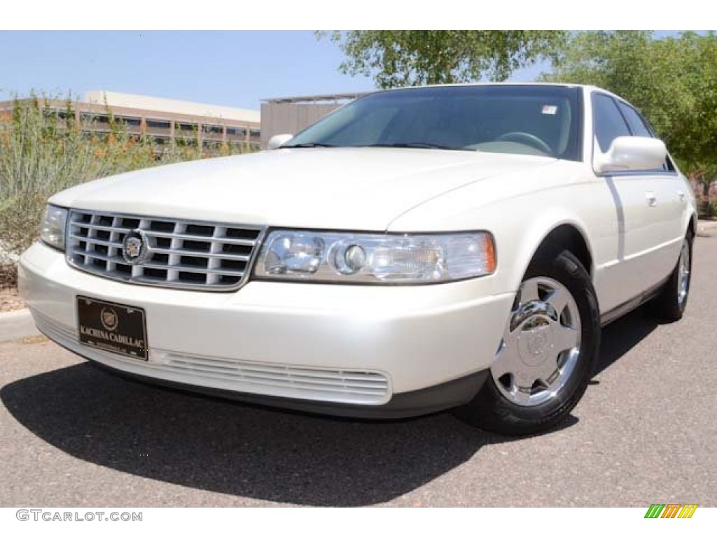 1999 Seville SLS - Cotillion White / Neutral Shale photo #11