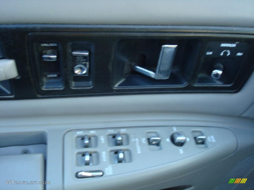 1996 Impala SS - Black / Gray photo #10