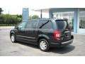 2009 Brilliant Black Crystal Pearl Chrysler Town & Country Touring  photo #3