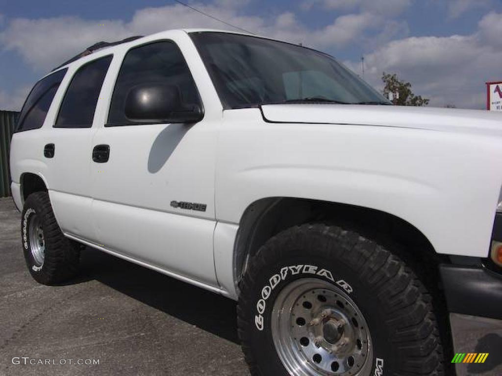 2002 Tahoe LT 4x4 - Summit White / Medium Gray/Neutral photo #12