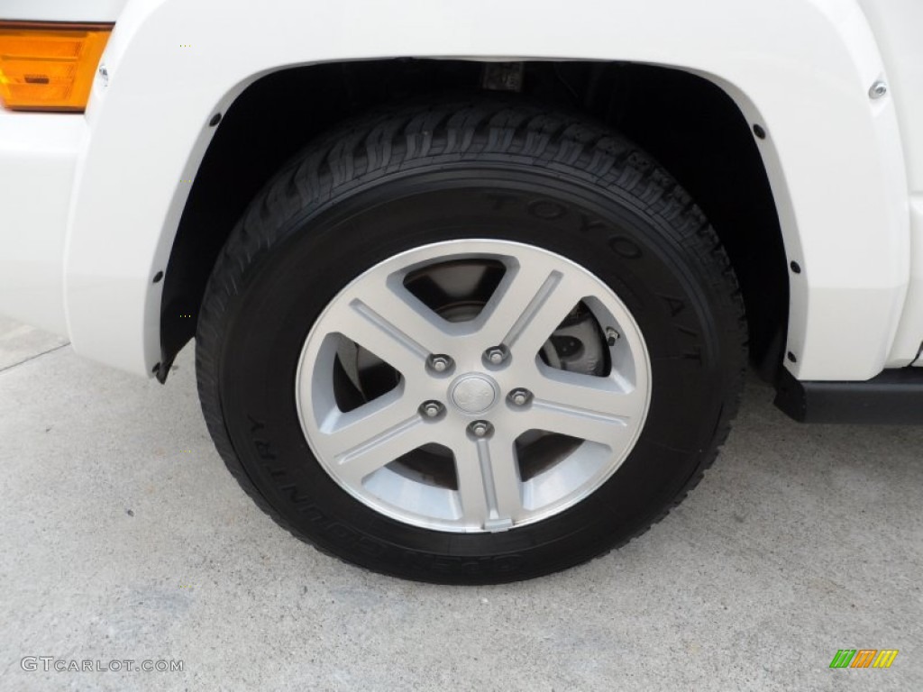 2010 Jeep Commander Limited Wheel Photo #66100605