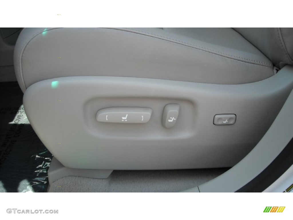 Light Gray Interior 2011 Lexus RX 350 Photo #66100866