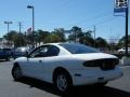 1995 Bright White Pontiac Sunfire SE Coupe  photo #3