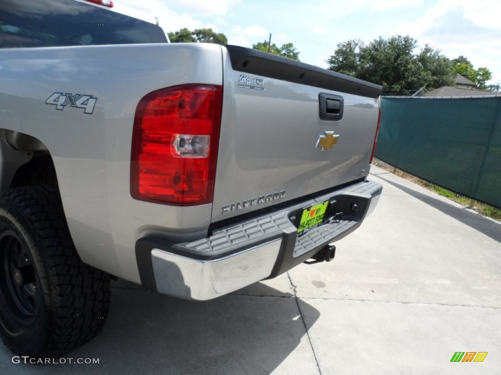 2008 Silverado 1500 LS Crew Cab 4x4 - Silver Birch Metallic / Dark Titanium photo #24