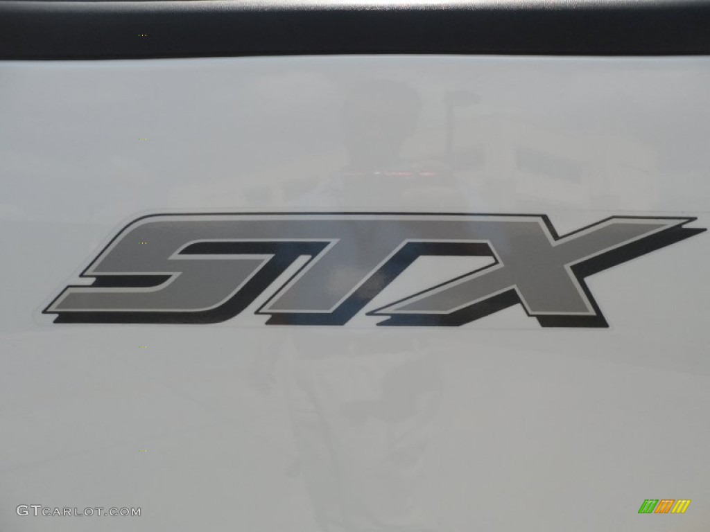 2007 F150 STX Regular Cab - Oxford White / Medium Flint photo #18
