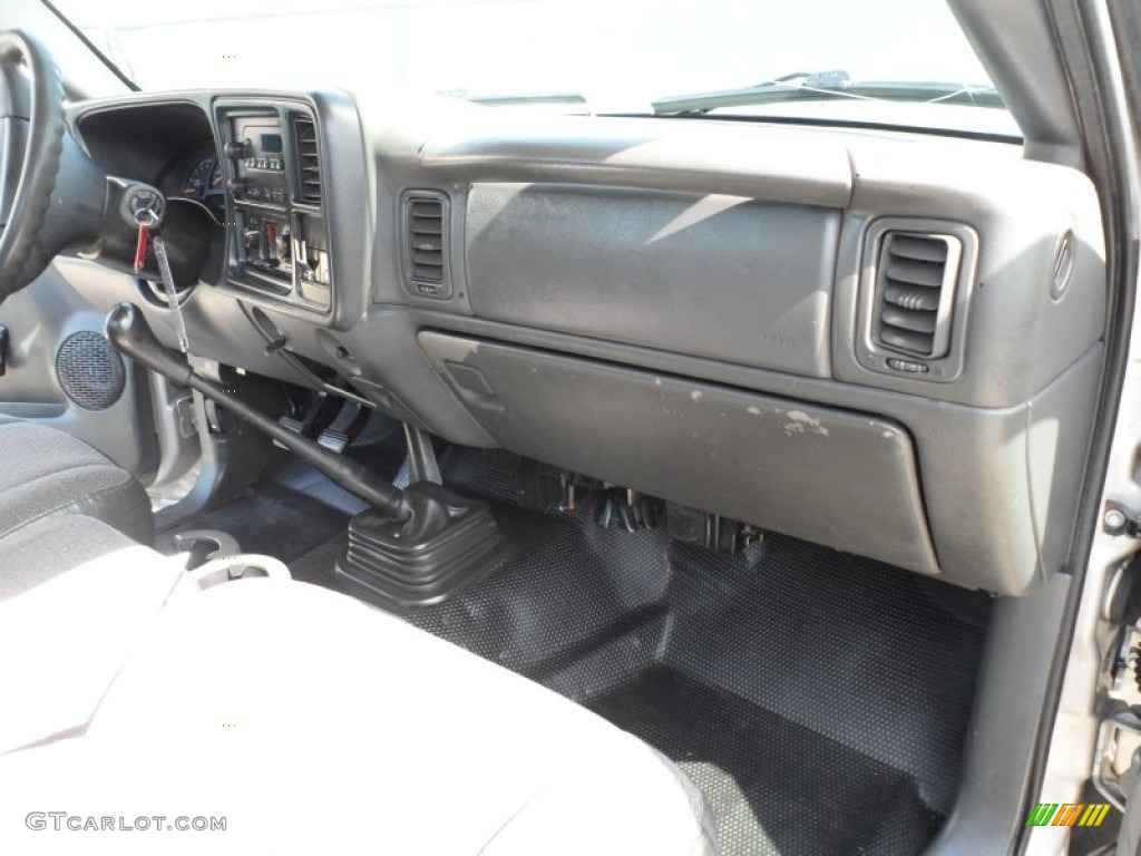 2004 Silverado 1500 Regular Cab - Silver Birch Metallic / Dark Charcoal photo #26