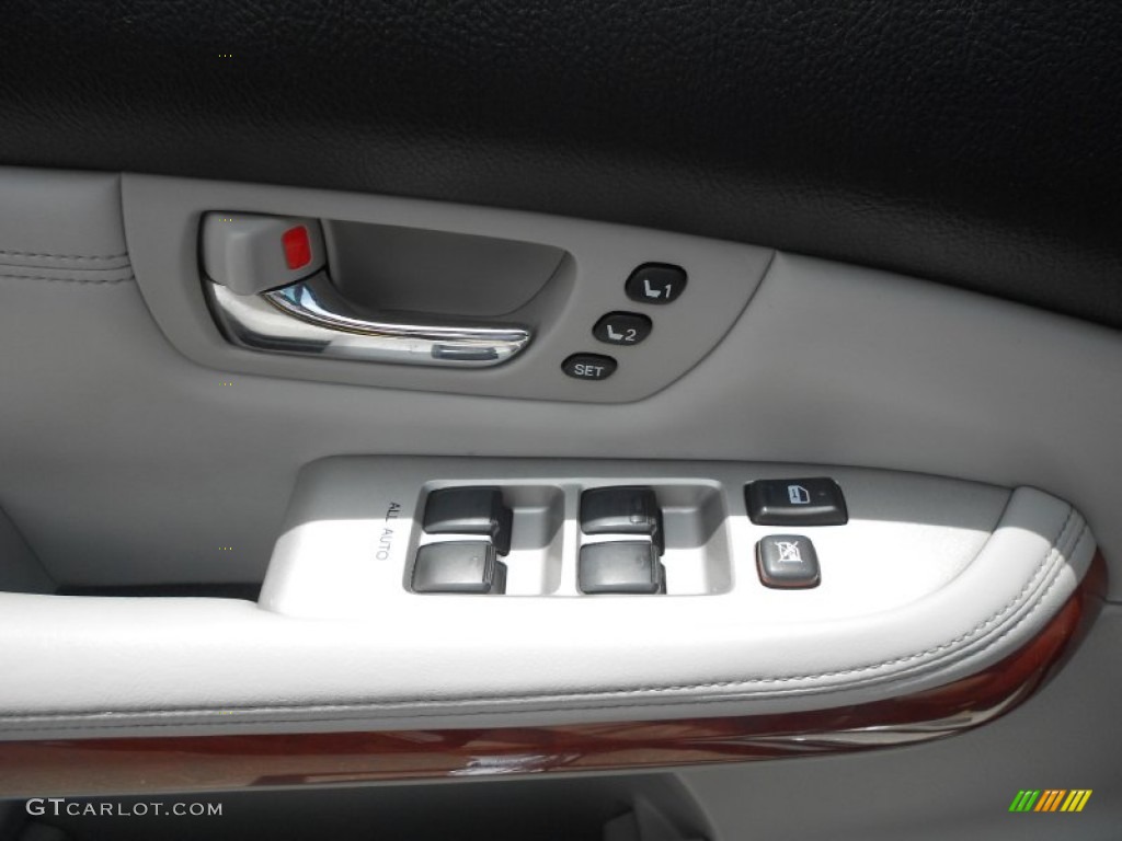 2005 Lexus RX 330 Controls Photo #66104535
