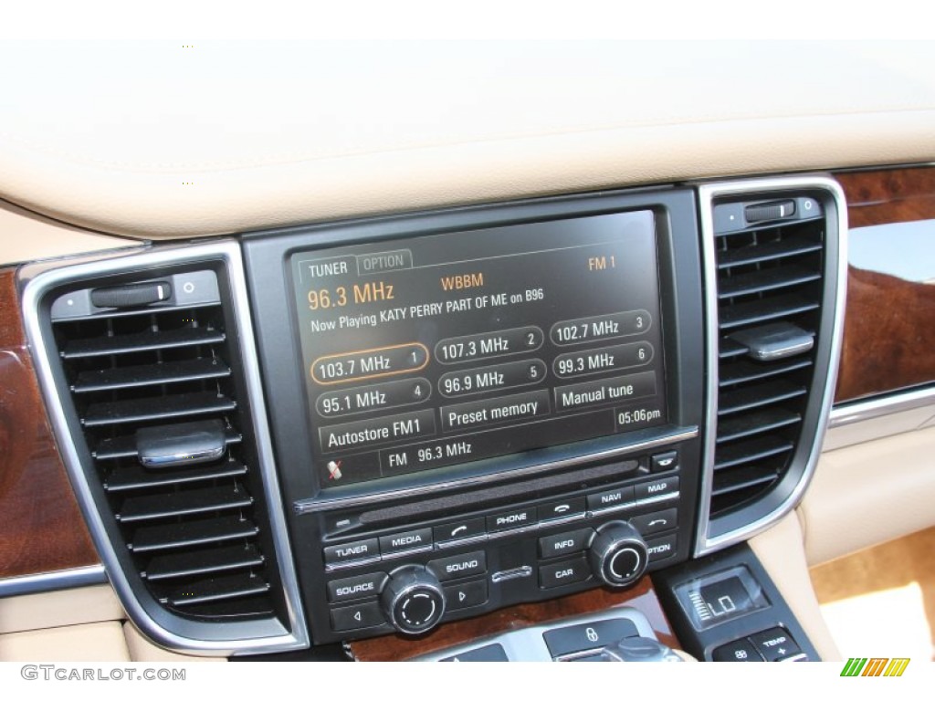 2012 Porsche Panamera 4S Controls Photo #66105570