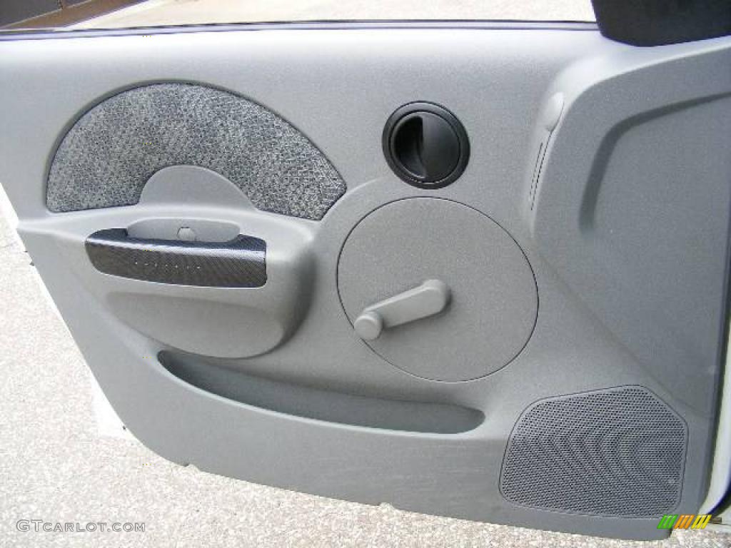 2005 Aveo Special Value Hatchback - Summit White / Gray photo #21