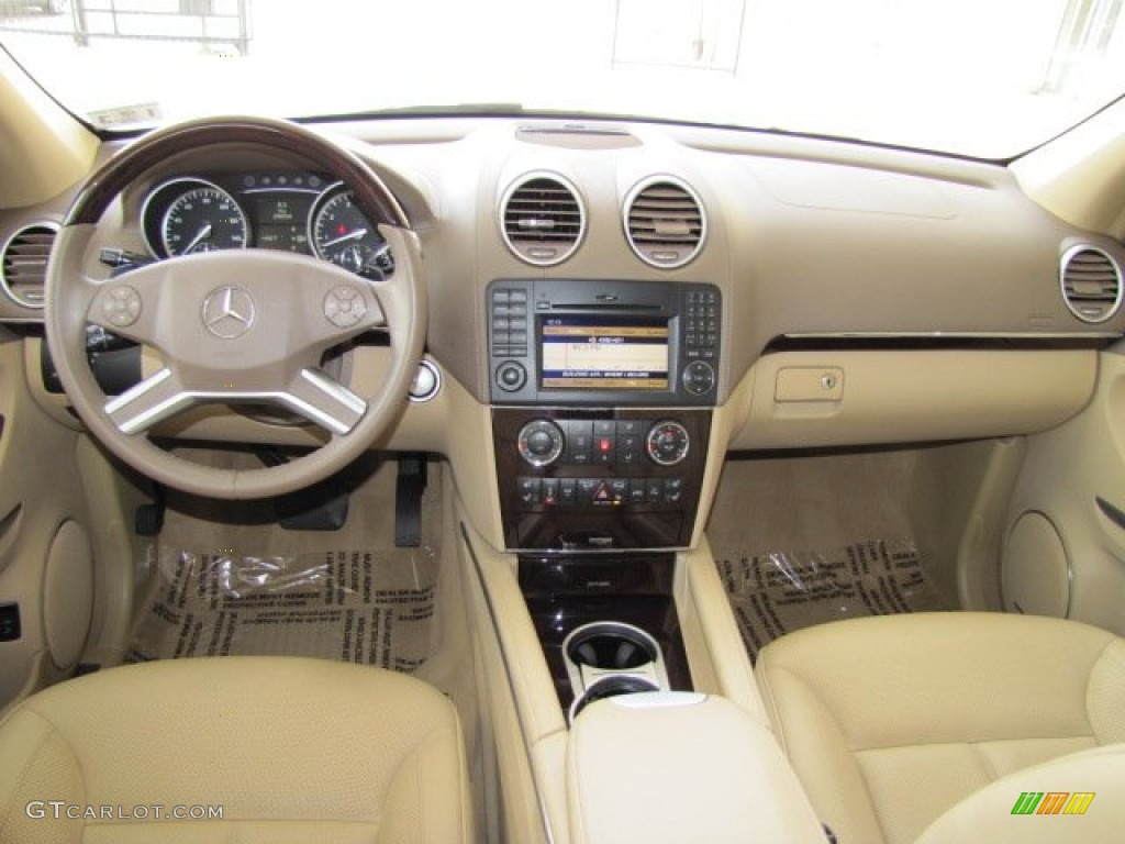 2010 Mercedes-Benz GL 550 4Matic Cashmere Dashboard Photo #66107811