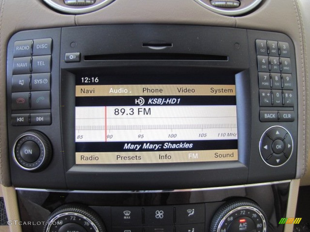 2010 Mercedes-Benz GL 550 4Matic Controls Photo #66107952
