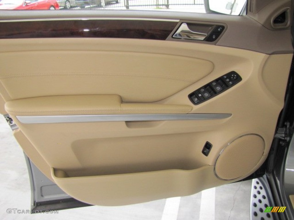 2010 Mercedes-Benz GL 550 4Matic Cashmere Door Panel Photo #66108147