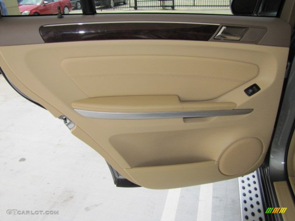 2010 Mercedes-Benz GL 550 4Matic Cashmere Door Panel Photo #66108156