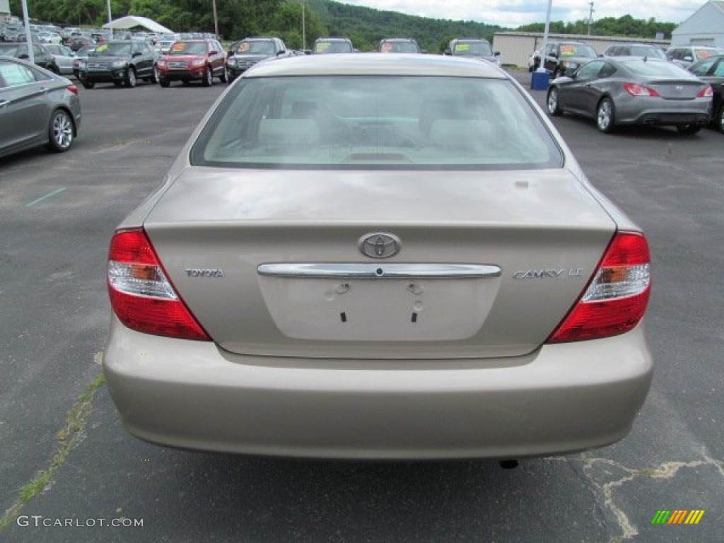 2003 Camry LE - Desert Sand Mica / Taupe photo #8