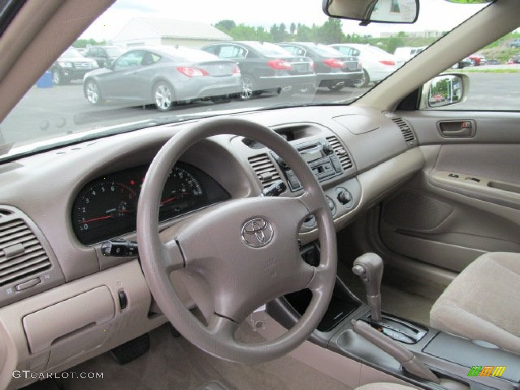 2003 Camry LE - Desert Sand Mica / Taupe photo #14