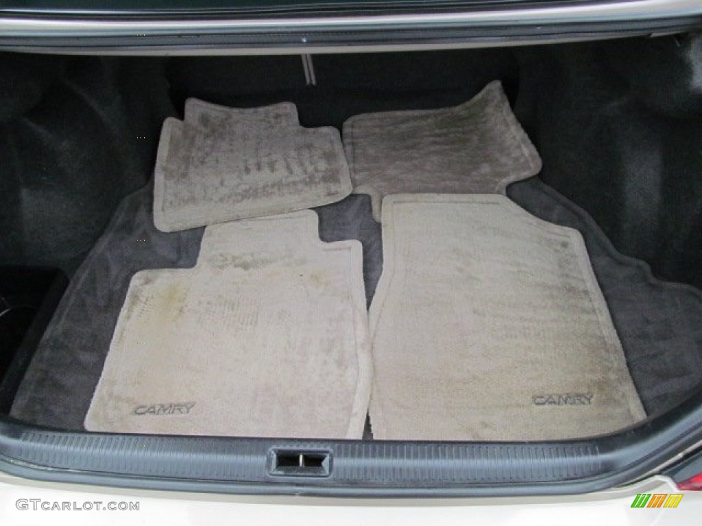 2003 Camry LE - Desert Sand Mica / Taupe photo #21