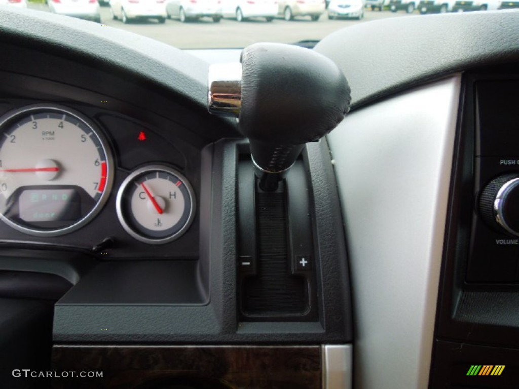 2010 Dodge Grand Caravan SXT 6 Speed Automatic Transmission Photo #66116178