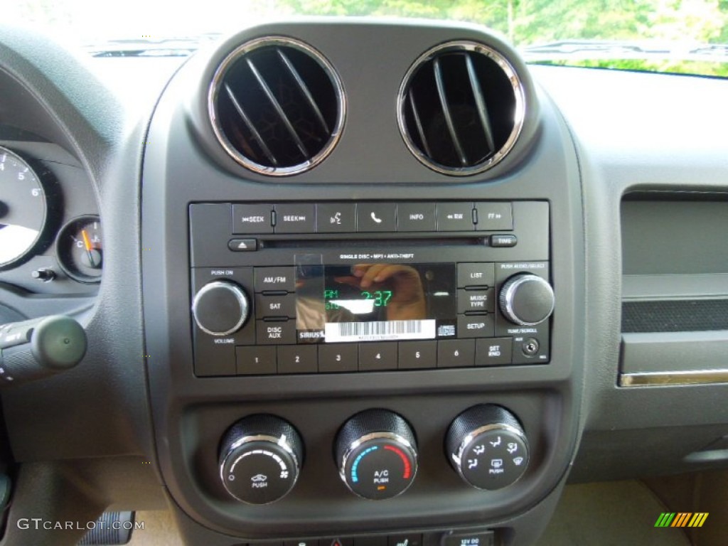 2012 Jeep Patriot Latitude Controls Photo #66118266