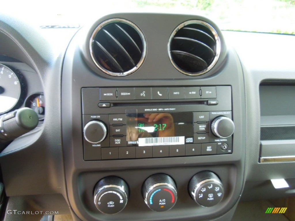 2012 Jeep Patriot Latitude Controls Photo #66118554