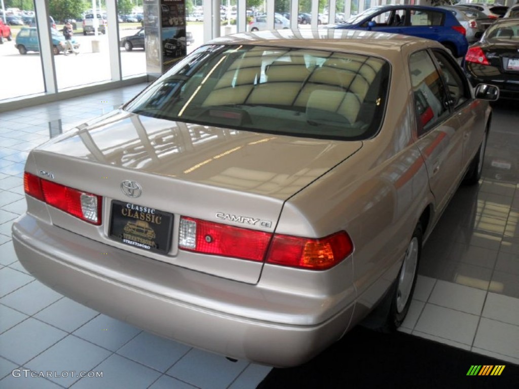 2000 Camry CE - Cashmere Beige Metallic / Gray photo #2