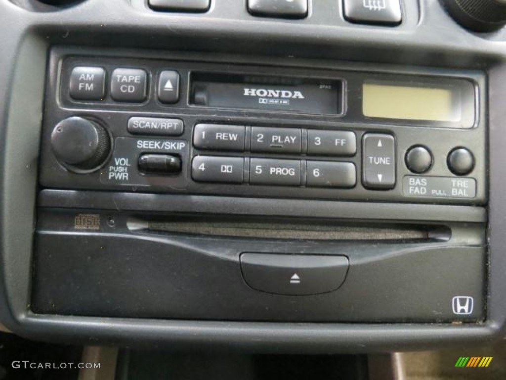 2000 Honda Accord LX V6 Sedan Audio System Photos