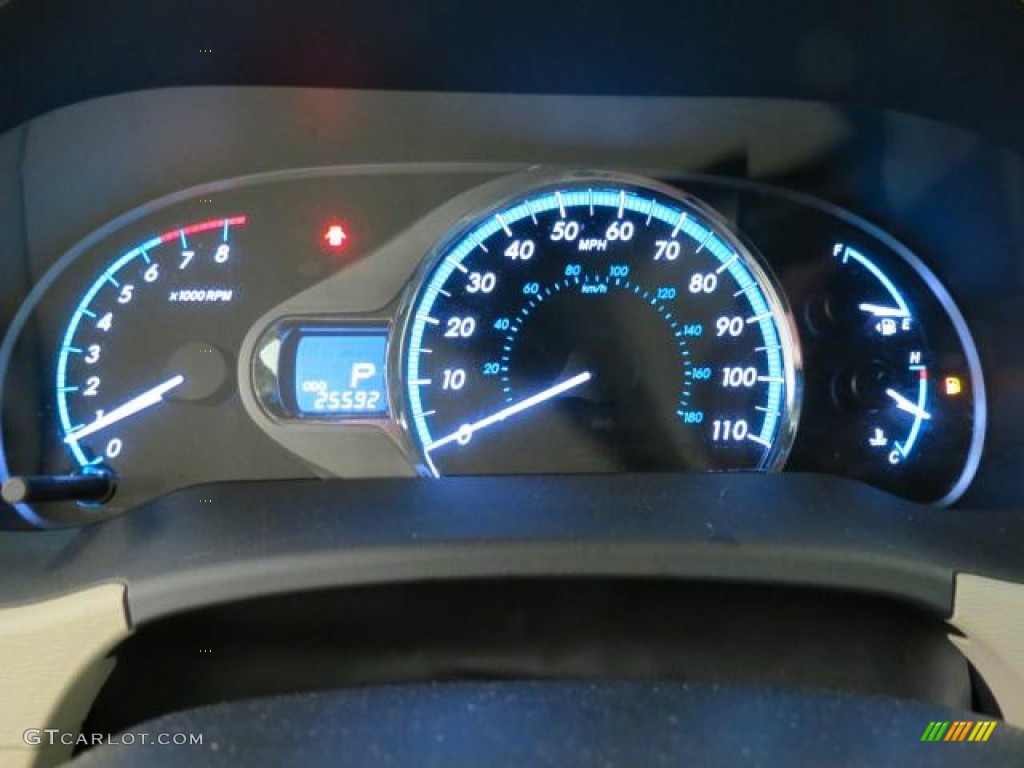 2011 Sienna XLE - Super White / Bisque photo #13