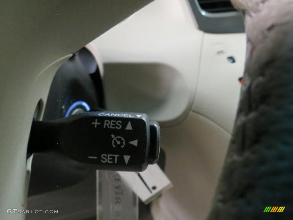 2011 Sienna XLE - Super White / Bisque photo #17