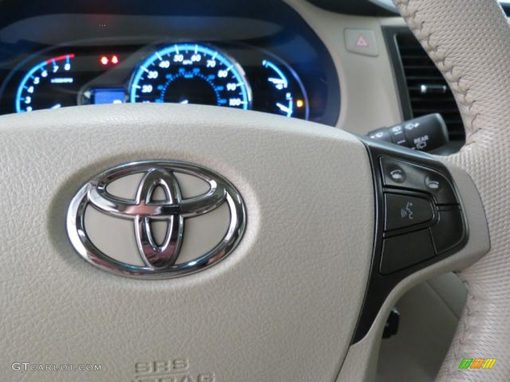 2011 Sienna XLE - Super White / Bisque photo #19