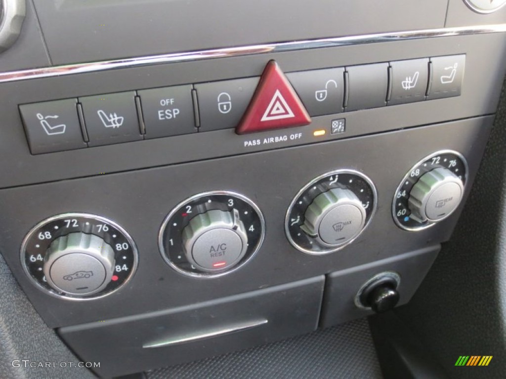 2009 Mercedes-Benz SLK 300 Roadster Controls Photo #66124070