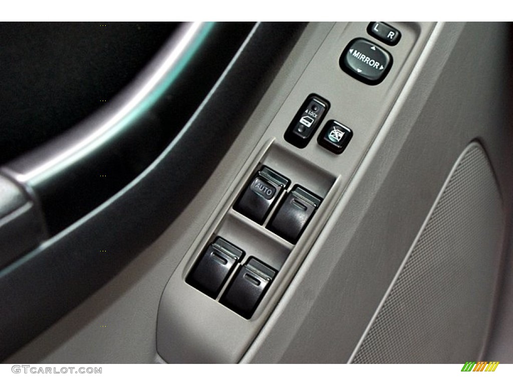 2006 Toyota 4Runner SR5 Controls Photo #66128165