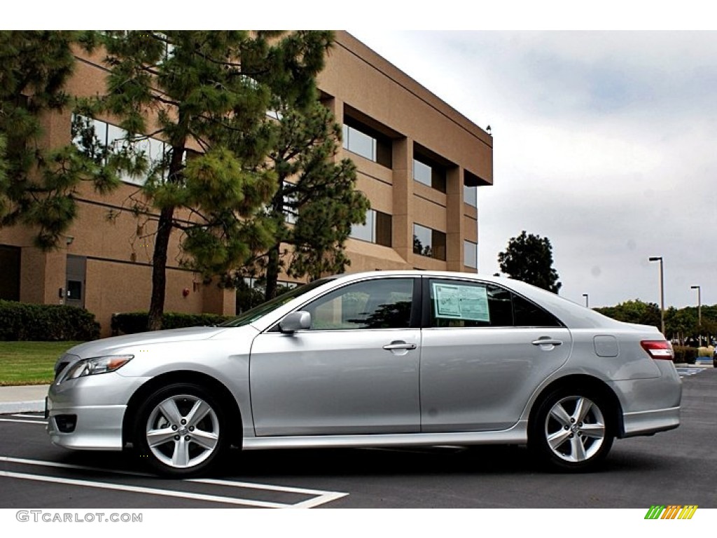 Classic Silver Metallic 2011 Toyota Camry Se Exterior Photo