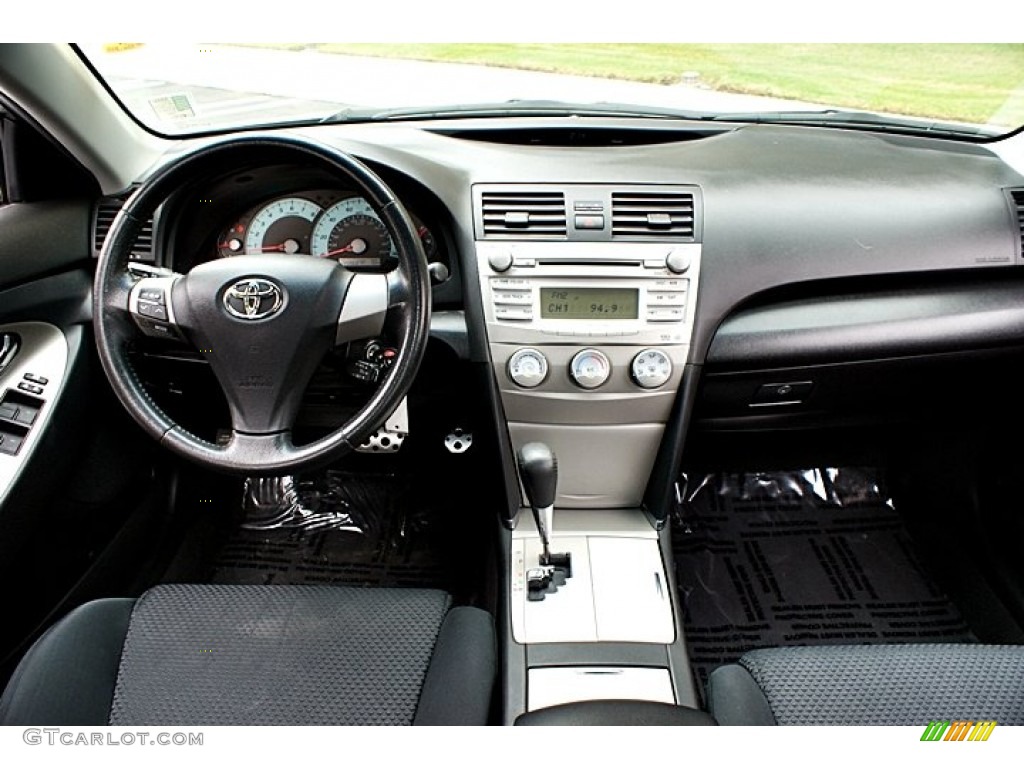 2011 Toyota Camry SE Dark Charcoal Dashboard Photo #66129614