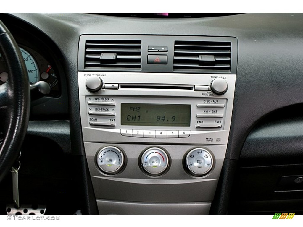 2011 Toyota Camry SE Controls Photo #66129650